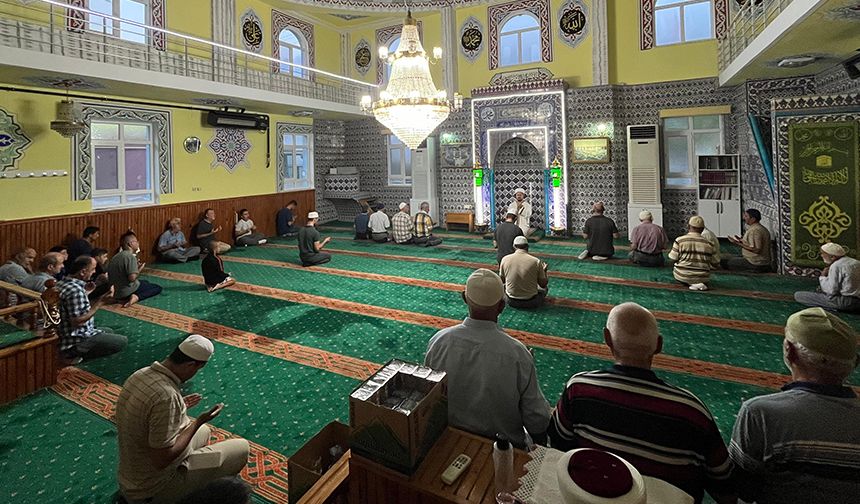 Yakakent'te sabah namazı buluşmaları sürüyor