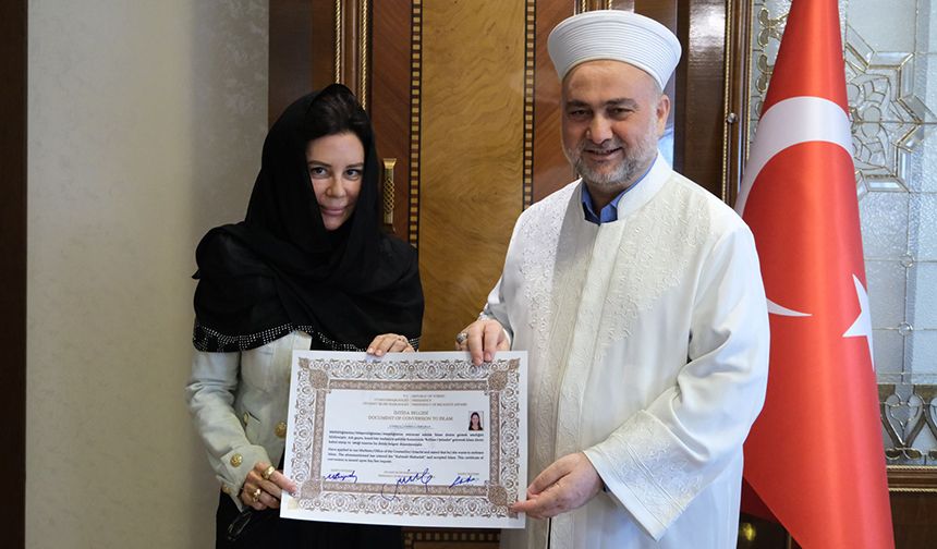 İngiliz Andrea Sheehan Adana'da Müslüman oldu
