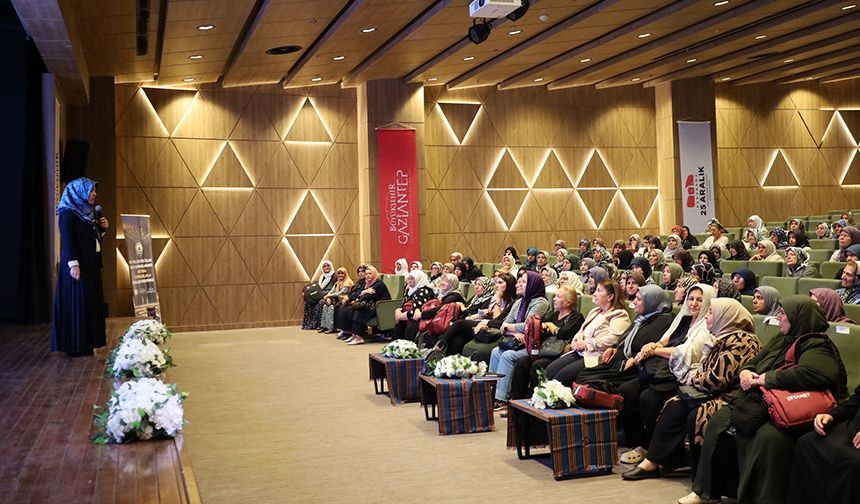 Gaziantep'te 41 yıllık evli çiftler, umreye hazırlanıyor