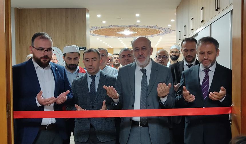 Davraz Güllük Diyanet Gençlik Merkezi dualarla açıldı
