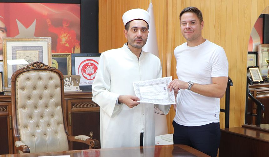 Danimarkalı genç Elazığ'da Müslüman oldu