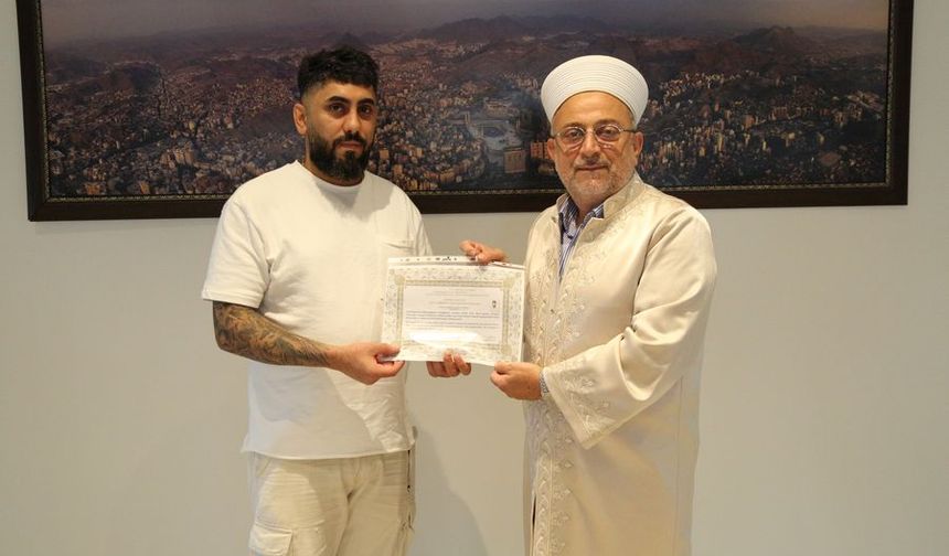 Irak Vatandaşı Patrous İstanbul’da Müslüman oldu