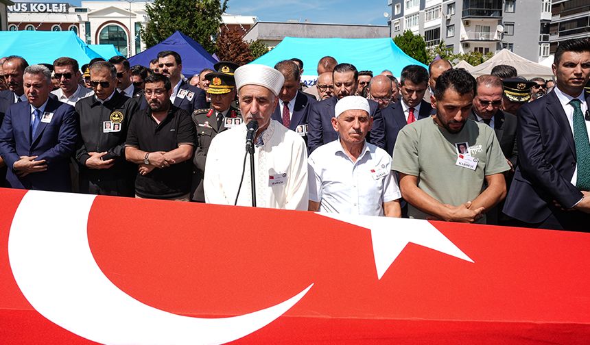 Din görevlisinden şehit oğluna son görev