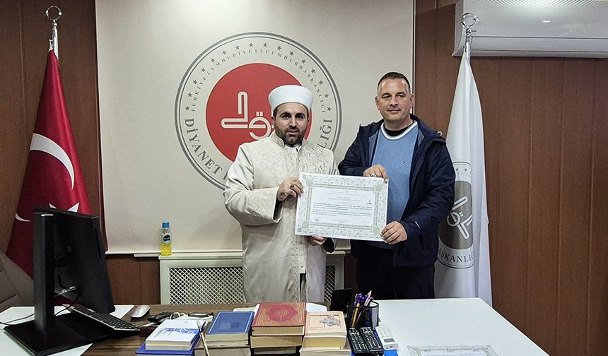 Alman genç Cide'de Müslüman oldu