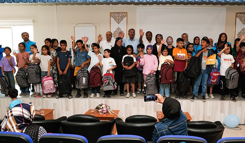 Kırşehir'de öğrencilere kırtasiye desteği