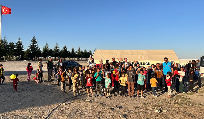 Niğde'de çadır kentteki çocuklar unutulmadı