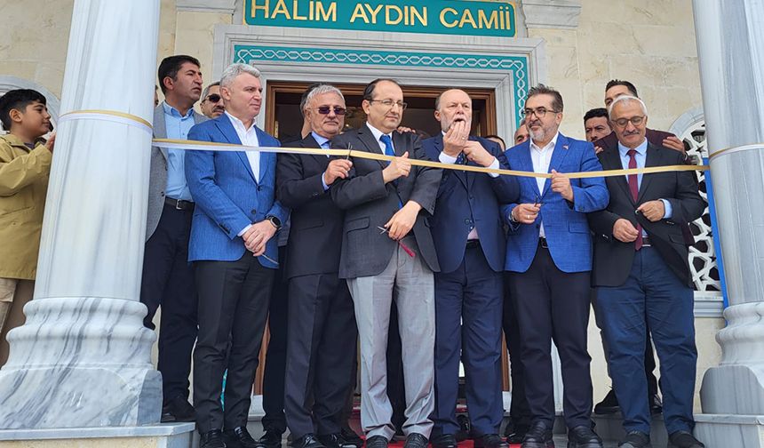 Sapanca'da Halim Aydın Camii dualarla açıldı