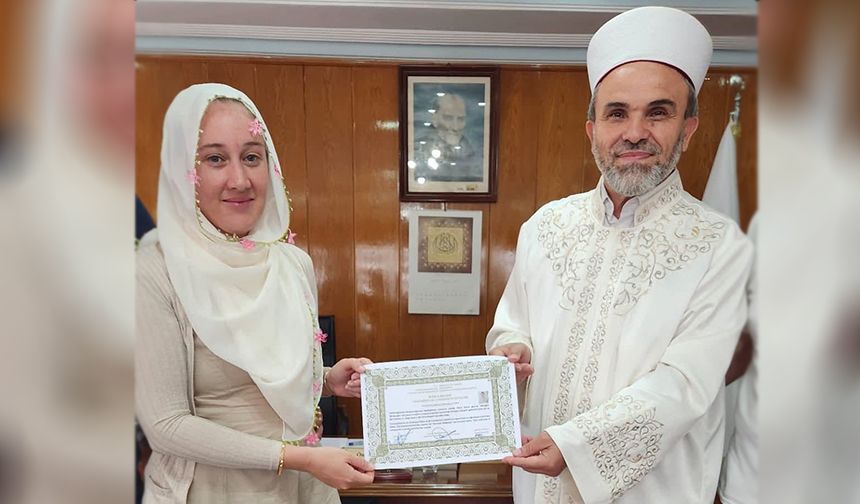 Avustralyalı kadın Terme'de Müslüman oldu