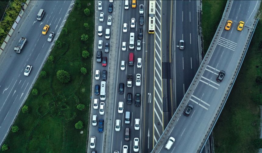 Trafiğe ağustosta 215 bin 130 aracın kaydı yapıldı