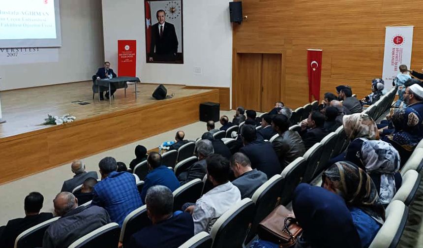 Ağrı'da "Peygamberimiz ve Aile Ahlakı" konuşuldu