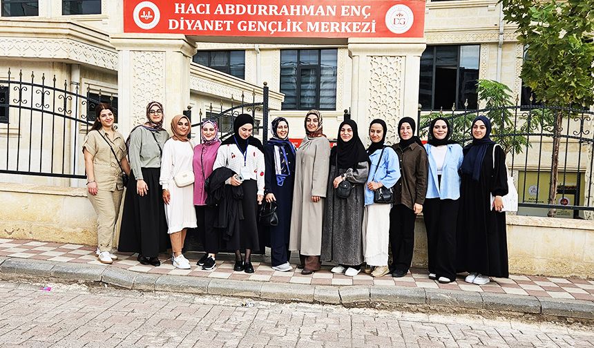 Bağlar'da gençler çocuk gönüllerle buluştu