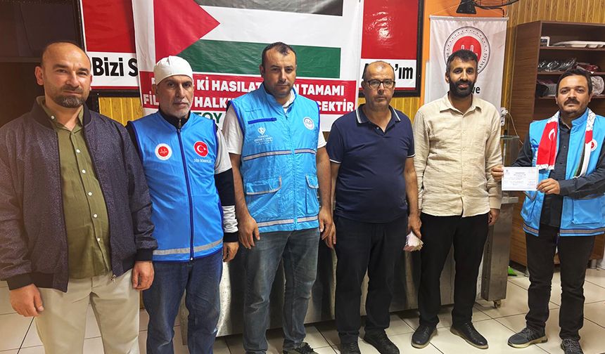 Bahçe esnafı günlük gelirini Gazze'ye bağışladı