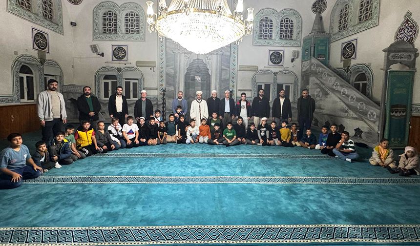 İvrindi'de çocuklar camide bir gün geçirdi