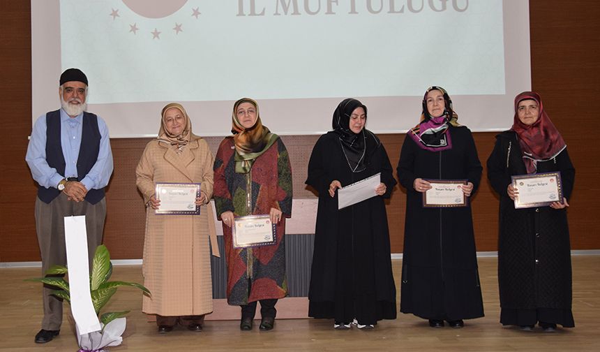 Başarılı din görevlileri ödüllendirildi