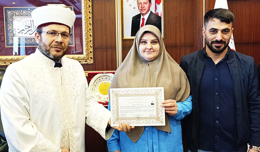 Polonya uyruklu kadın Bingöl'de Müslüman oldu