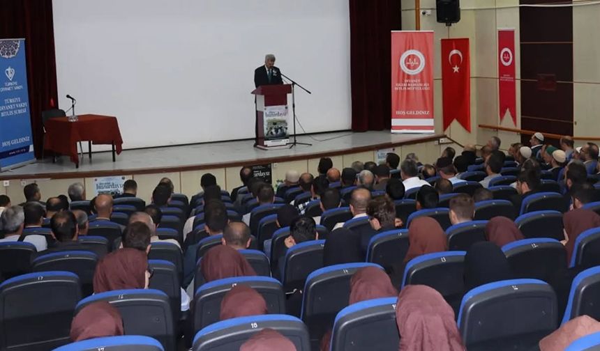 Doç. Dr. Koçak: Camiler manevi yönden de ihya edilmeli