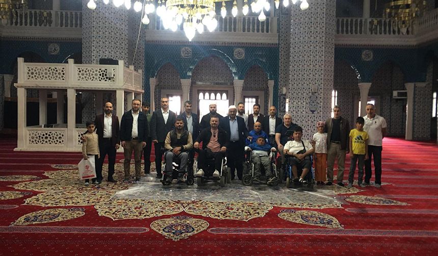 Iğdır'da özel bireyler camide ağırlandı