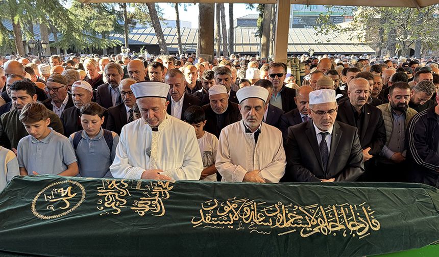 Enkazda vefat edenler ebediyete uğurlandı