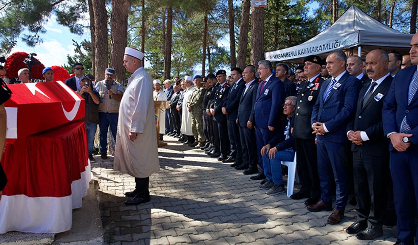Şehit Jandarma Astsubay Çavuş Kemal Özgür'ün cenazesi Osmaniye'de defnedildi