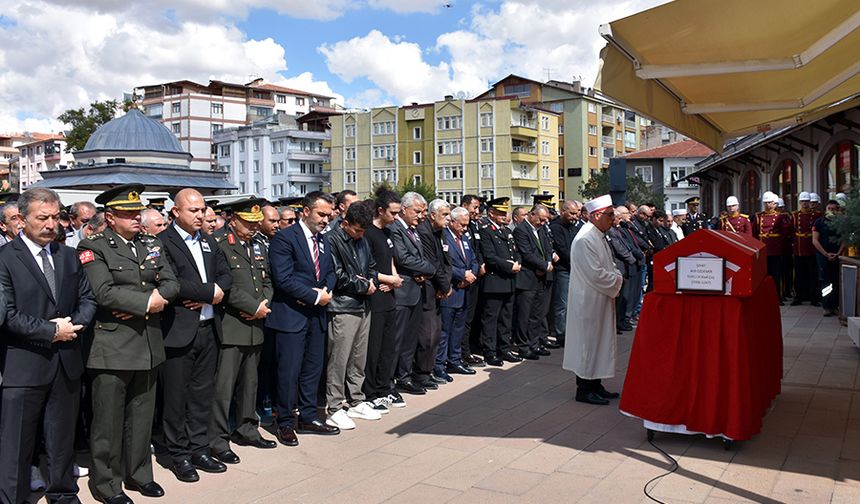 Şehit Jandarma Uzman Çavuş Arif Özdemir, Kırıkkale'de ebediyete uğurlandı