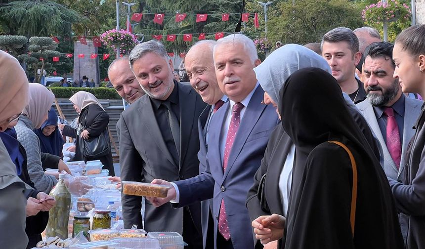 Vali Yıldırım'dan Filistin kermesine ziyaret