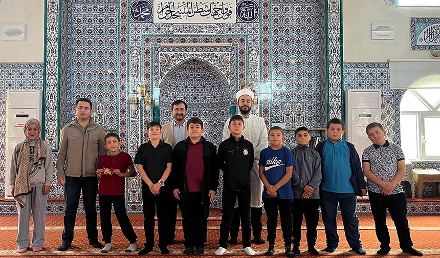 Yakakent'te öğrencilerden anlamlı ziyaret