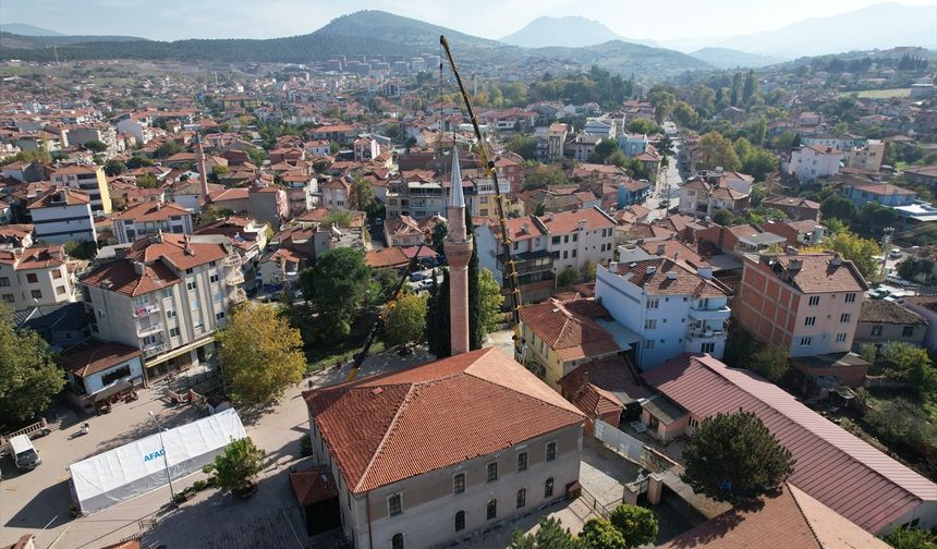 Sındırgı'da depremde zarar gören tarihi camilerde onarım çalışmaları başladı