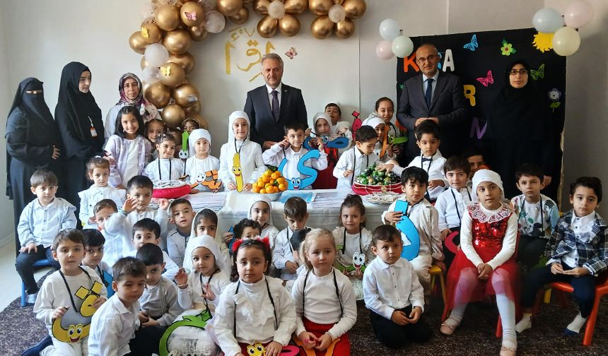 Bitlis'te minikler Kur'an'a geçmenin sevincini yaşadı