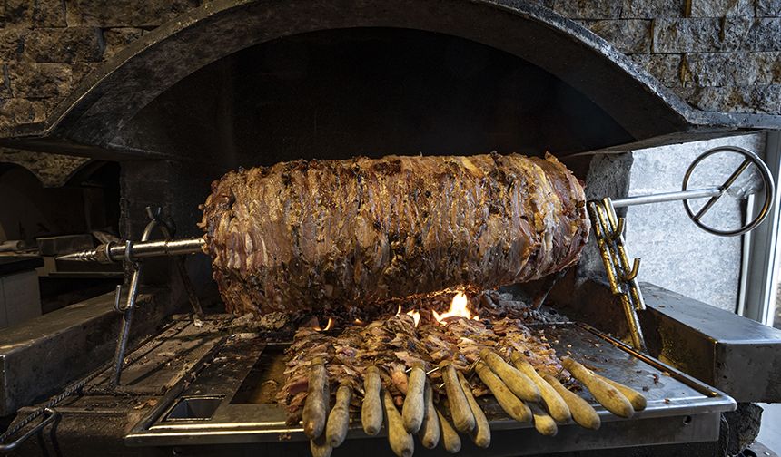 Erzurum'un tescilli cağ kebabı "Dünyanın En İyi 100 Yemeği" listesinde dokuzuncu oldu