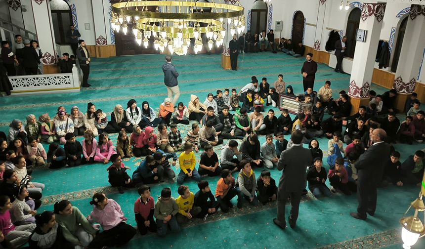 Doğanşehir'de çocuklar camide buluştu