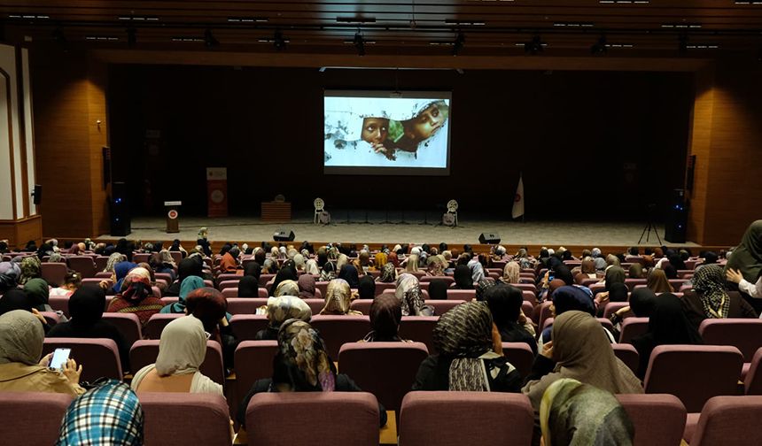 Diyarbakır'da "Mazlum Coğrafyaların Sesi" programı düzenlendi