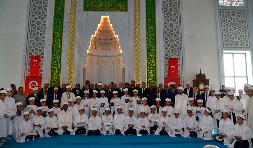 Trabzon'da hafızlar icazet sevinci yaşadı