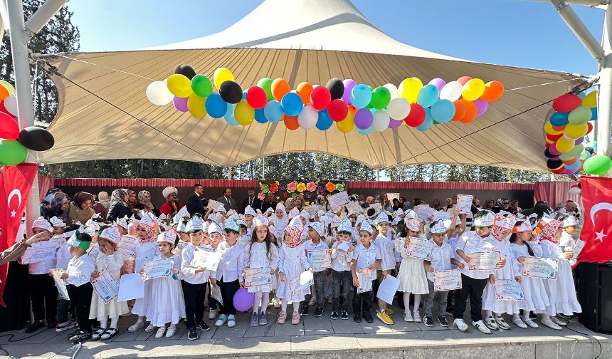 İskenderun'da minikler Kur'an'a okumaya başladı