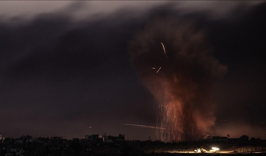 İşgalcilerin Lübnan'daki Filistin mülteci kampına düzenlediği saldırıda 13 kişi şehit oldu