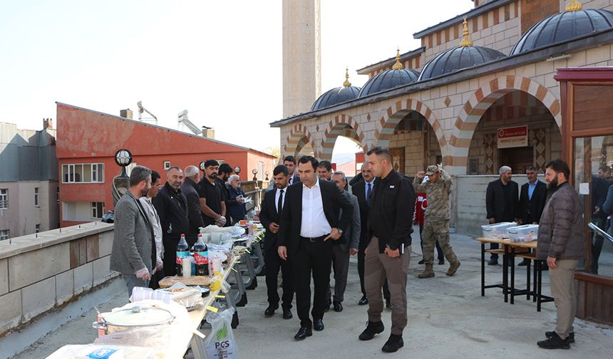 Karlıova'da Filistin yararına kermes açıldı