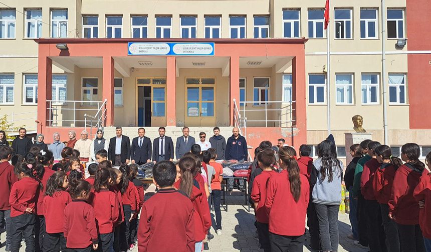 Yeşilyurt'ta "Bir Bot – Bir Mont" kampanyası