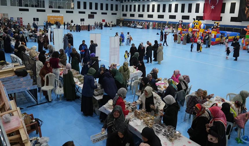 Samsunlular 'aile şenliği'nde hayırda yarıştı