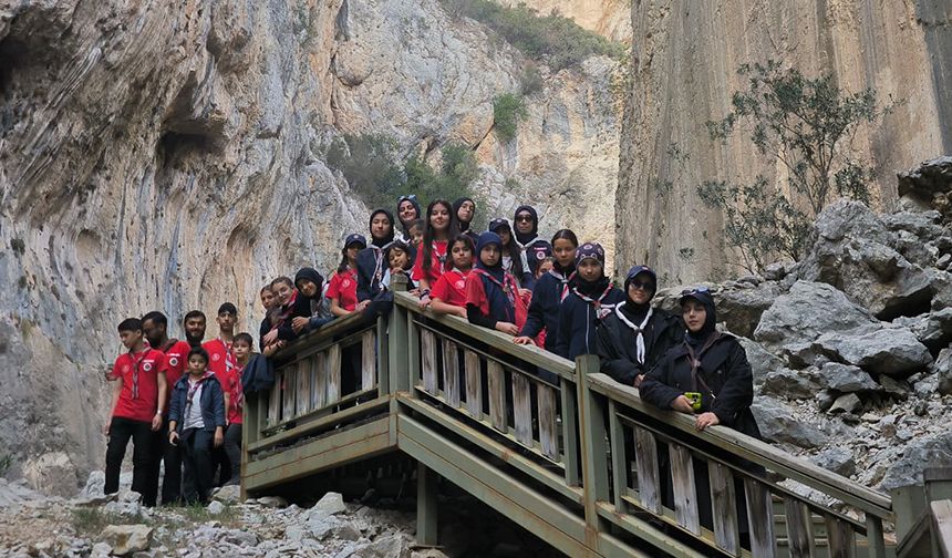 Adana'da gençler izcilik kampında buluştu