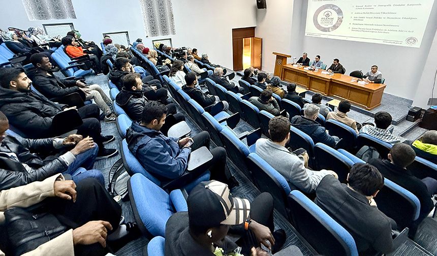 Kayseri'de "Ailemiz Geleceğimiz" paneli düzenlendi