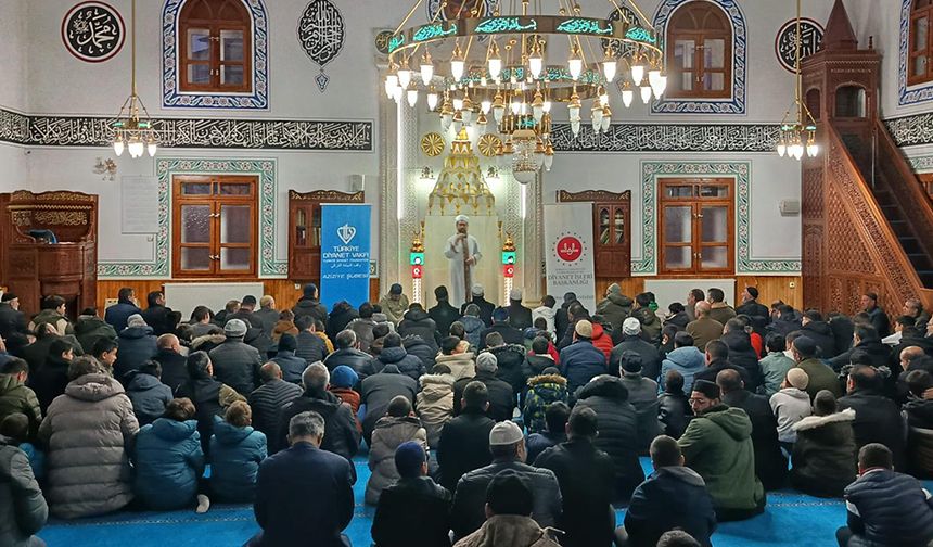 Aziziye'de Baba–Oğul Sabah Namazı’nda buluşuyor