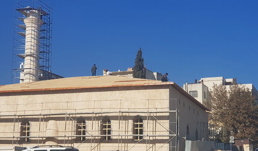 Depremlerde zarar gören 160 yıllık Dervişiye Camii yeniden yükseliyor