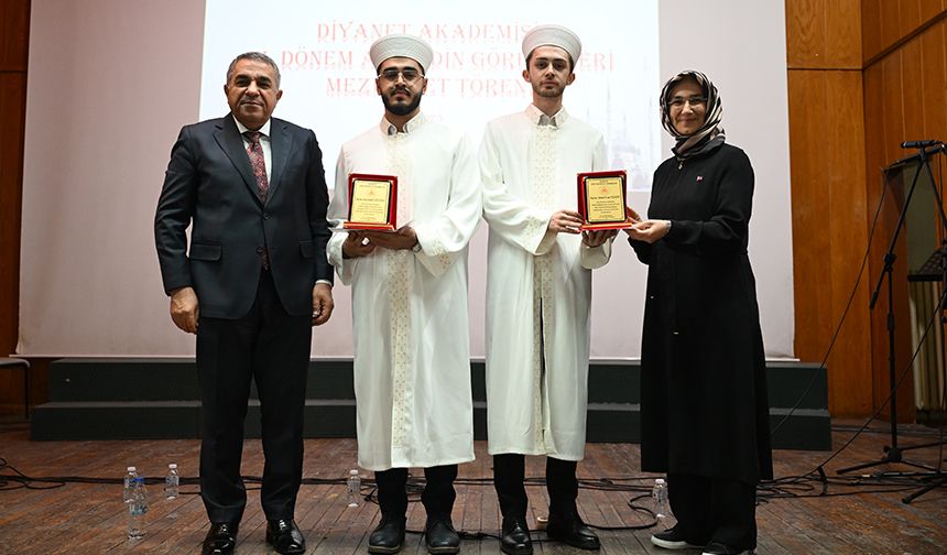 DİN GÖREVLİSİ, AHLAKİ DURUŞUYLA HAYATA DOKUNMALI