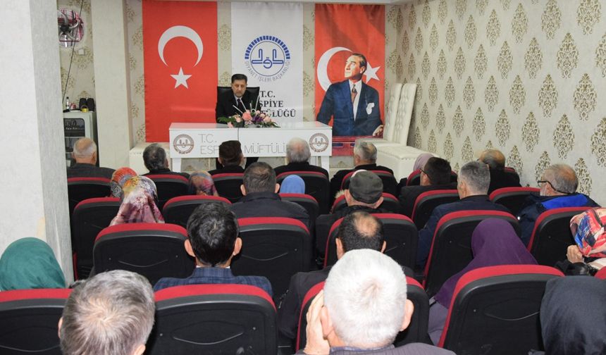 Espiye’de  umrecilere seminer düzenlendi