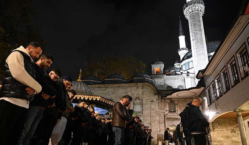 Eyüpsultan Camii'nde Gazze için dua programı düzenlendi