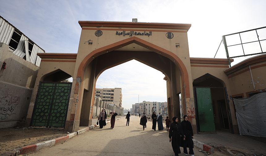 Ağır hasarlı Gazze İslam Üniversitesi, yeniden kapılarını açtı
