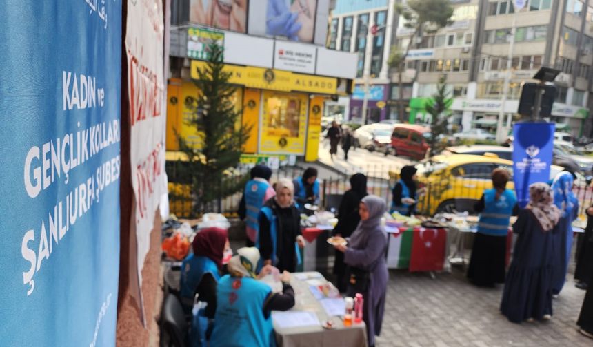 Gazze yararına hayır çarşısı kuruldu