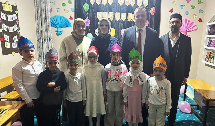 Gevaş'ta çocuklar Kur'an'a geçmenin sevincini yaşadı