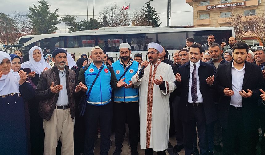 Göynücek'te vatandaşlar dualarla umreye uğurlandı