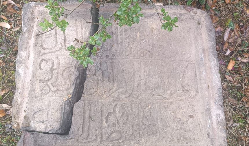 Tokat'ta kayıp olan tarihi Cin Camii'nin kitabesi bulundu