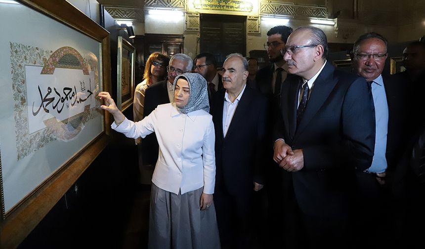 DİYANET'İN HAT KOLEKSİYONU MISIR'DA SERGİLENDİ